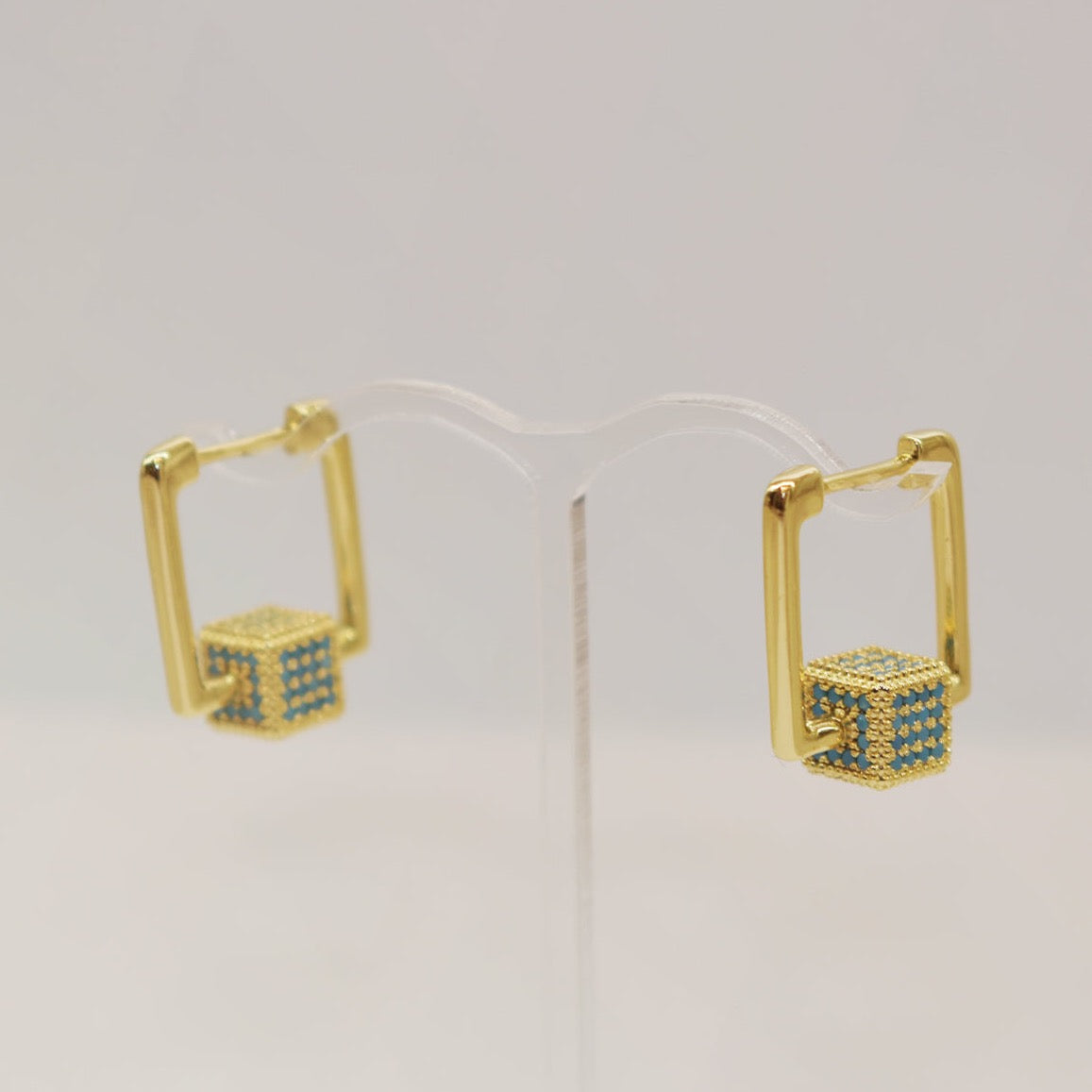Aretes Kubus
