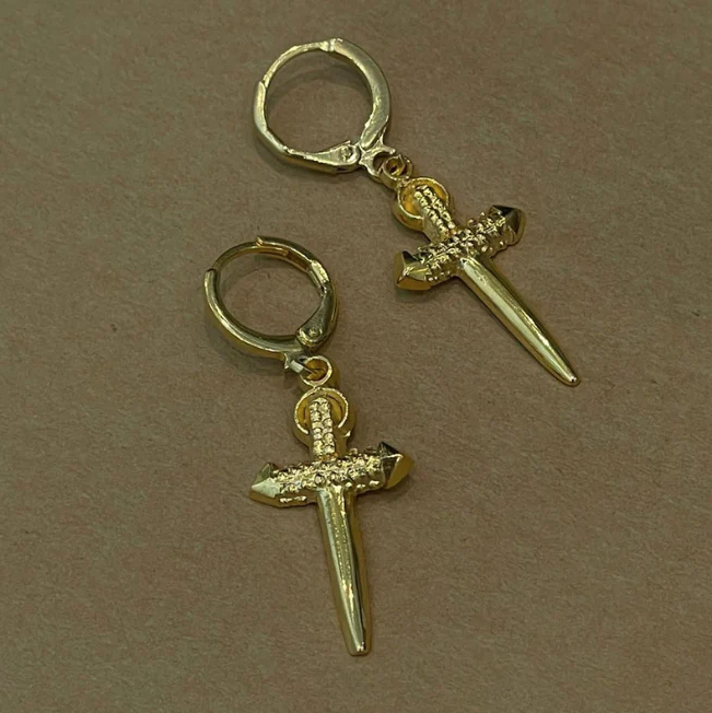 Aretes Daga