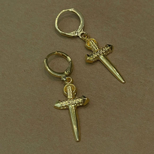 Aretes Daga