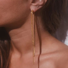 Cargar imagen en el visor de la galería, Aretes Maria Julia Dorados